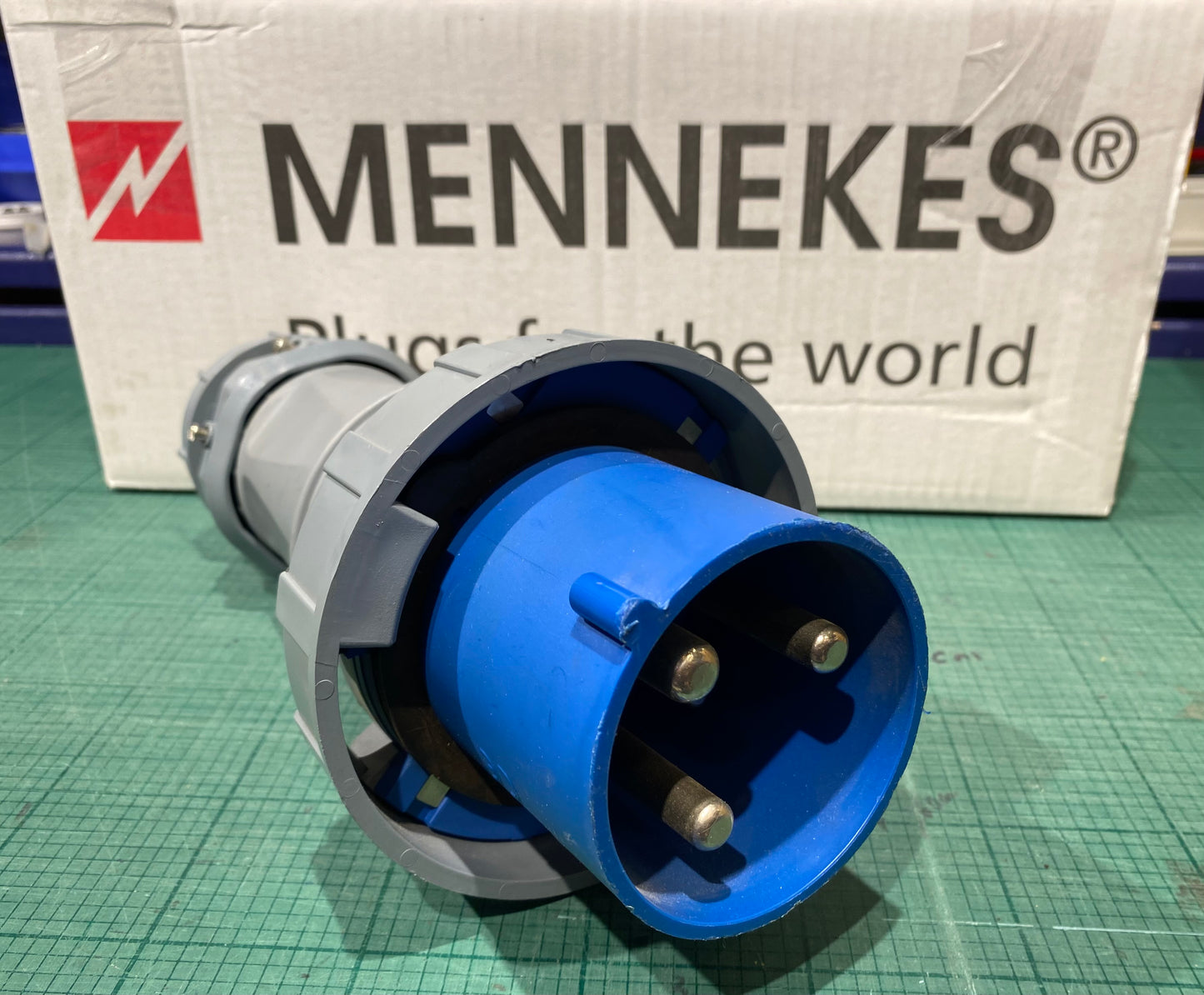 MENNEKES 125A 230V PLUG